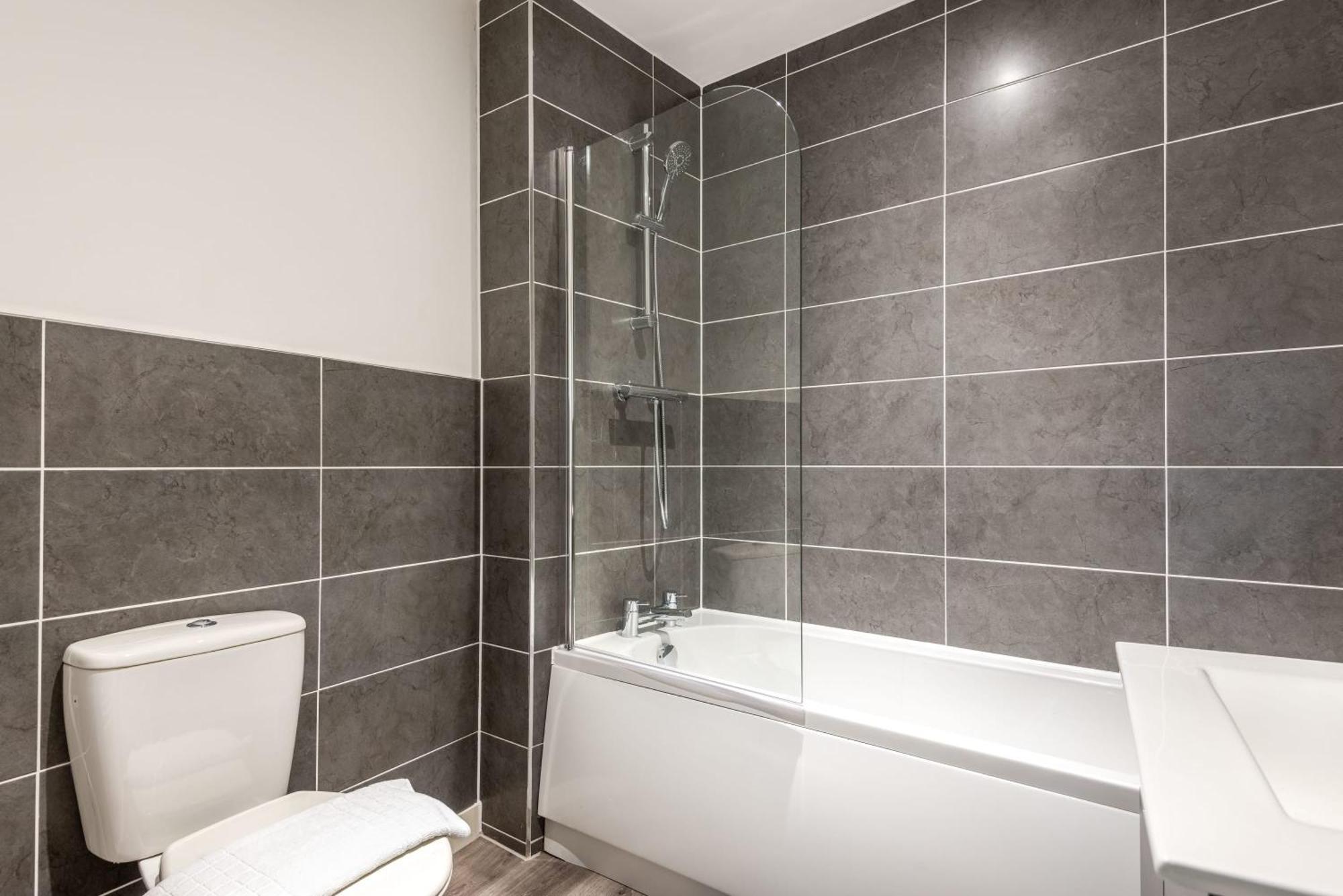 Lovely 1 Bedroom Apartment In Central Rotherham Exterior foto